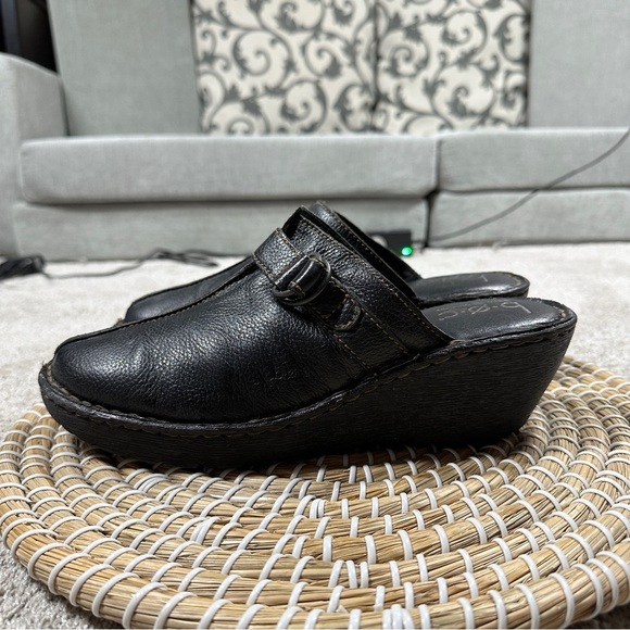 b.o.c Women’s Leather Mule Clogs Sandals Slip On Comfort Pilgrim in Black Size 9 - Picture 3 of 16